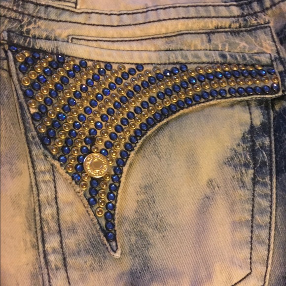 Robin’s Jeans - Picture 4 of 7